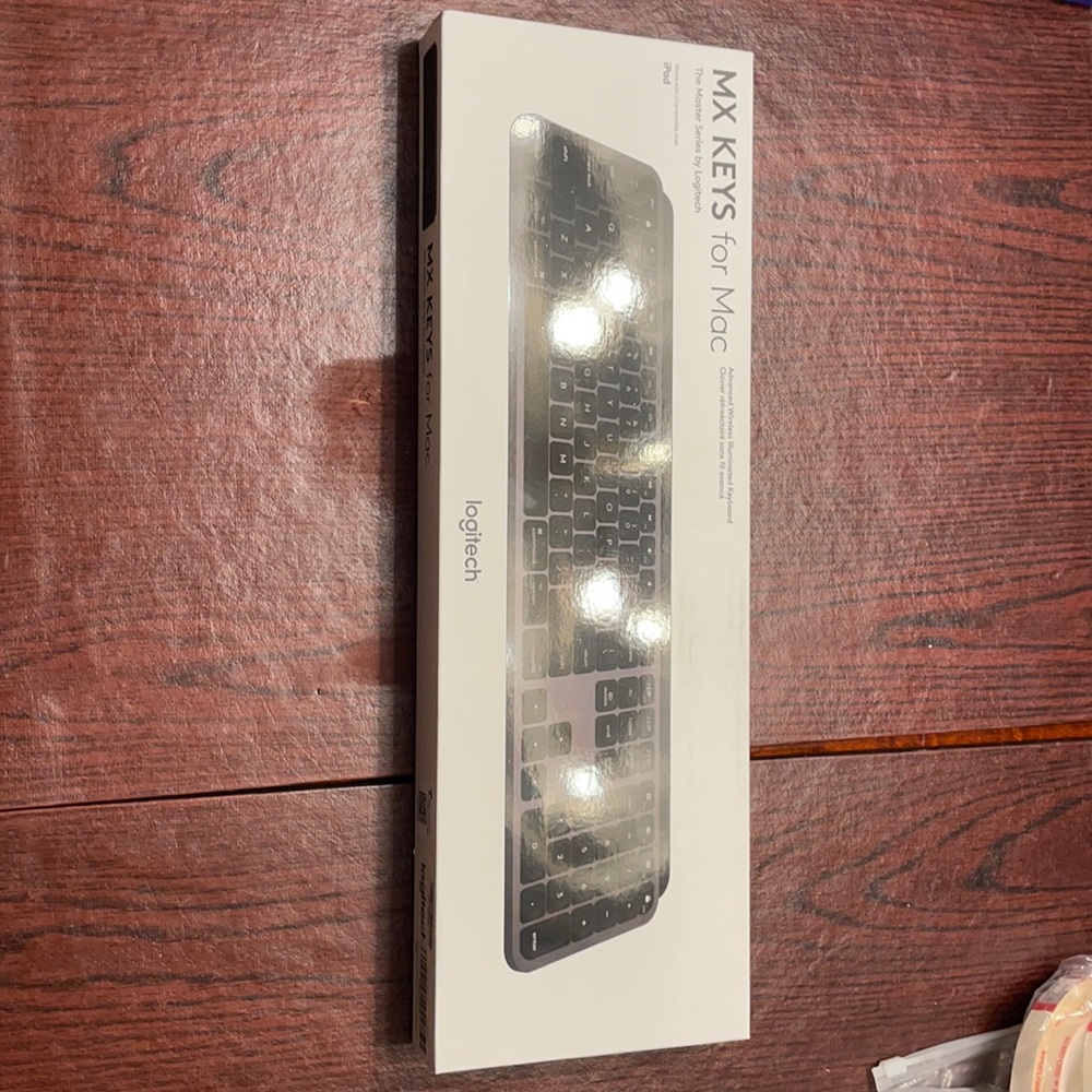 NIB Logitech MAC Advanced Wireless Illuminated Keyboard